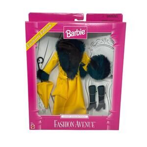 Barbie Fashion Avenue Coat Collection (Exclusive Edition)